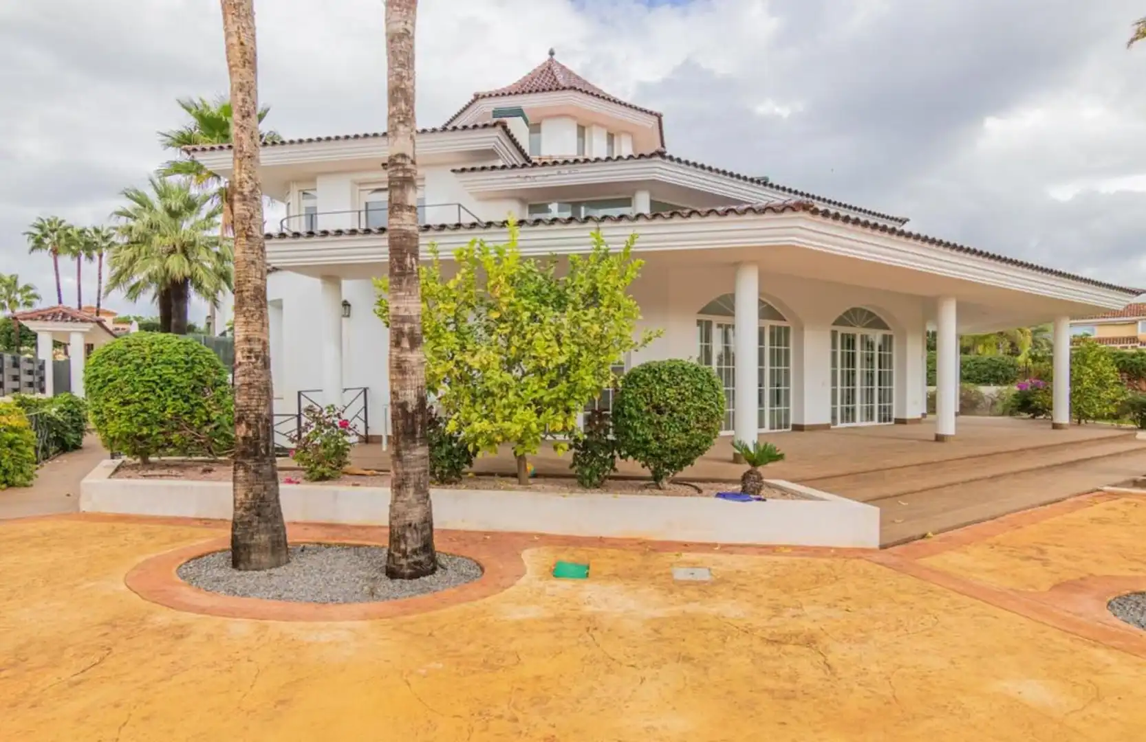 Vista exterior de Apartamento en venta en Pueblo - Urbanizaciones