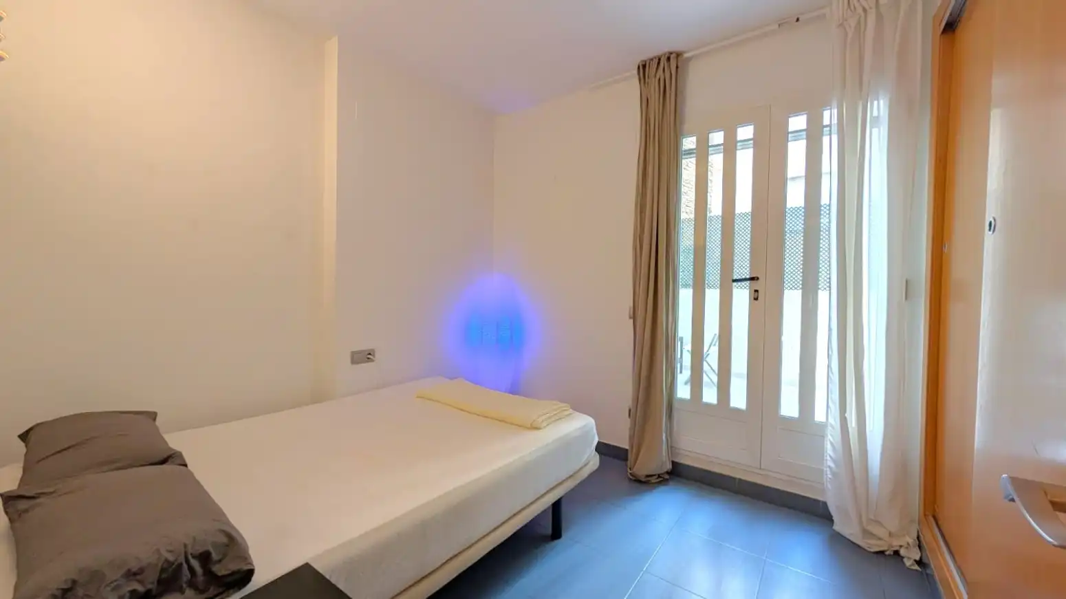 Bedroom of Flat for rent in Valencia  with Air Conditioner, Heating and Terrace