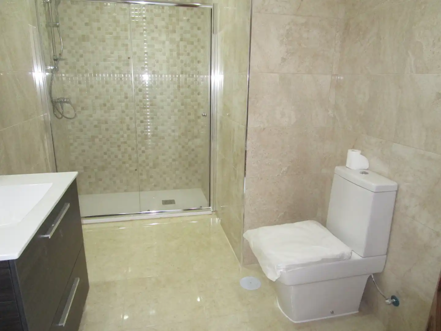 Baño de Casa o chalet en venta en Villanueva del Pardillo con Calefacción, Jardín privado y Terraza