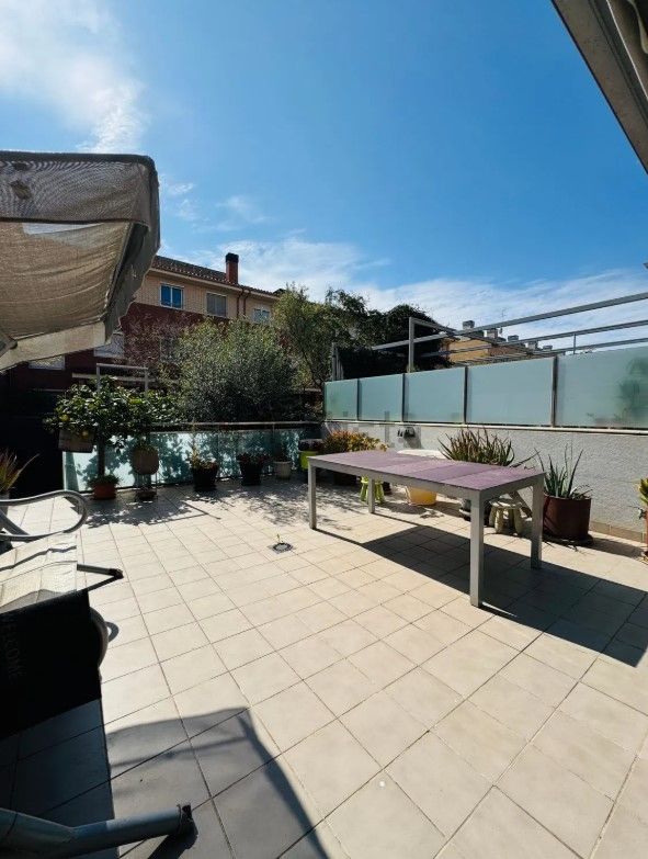 Terrace of Single-family semi-detached for sale in L'Hospitalet de Llobregat  with Heating, Terrace and Storage room