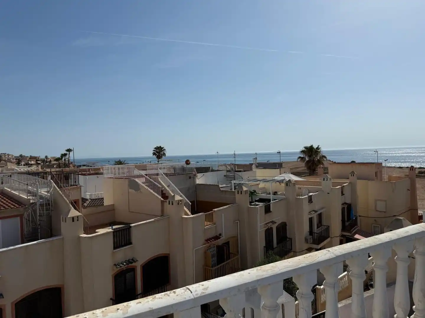 Vista exterior de Casa adosada en venda en Torrevieja amb Aire condicionat, Terrassa i Traster