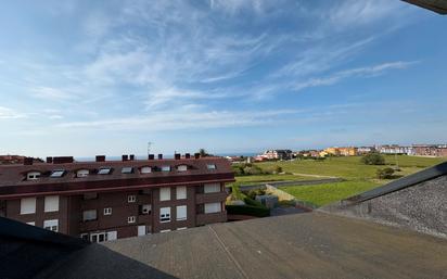 Vista exterior de Àtic en venda en Suances amb Calefacció, Traster i Moblat