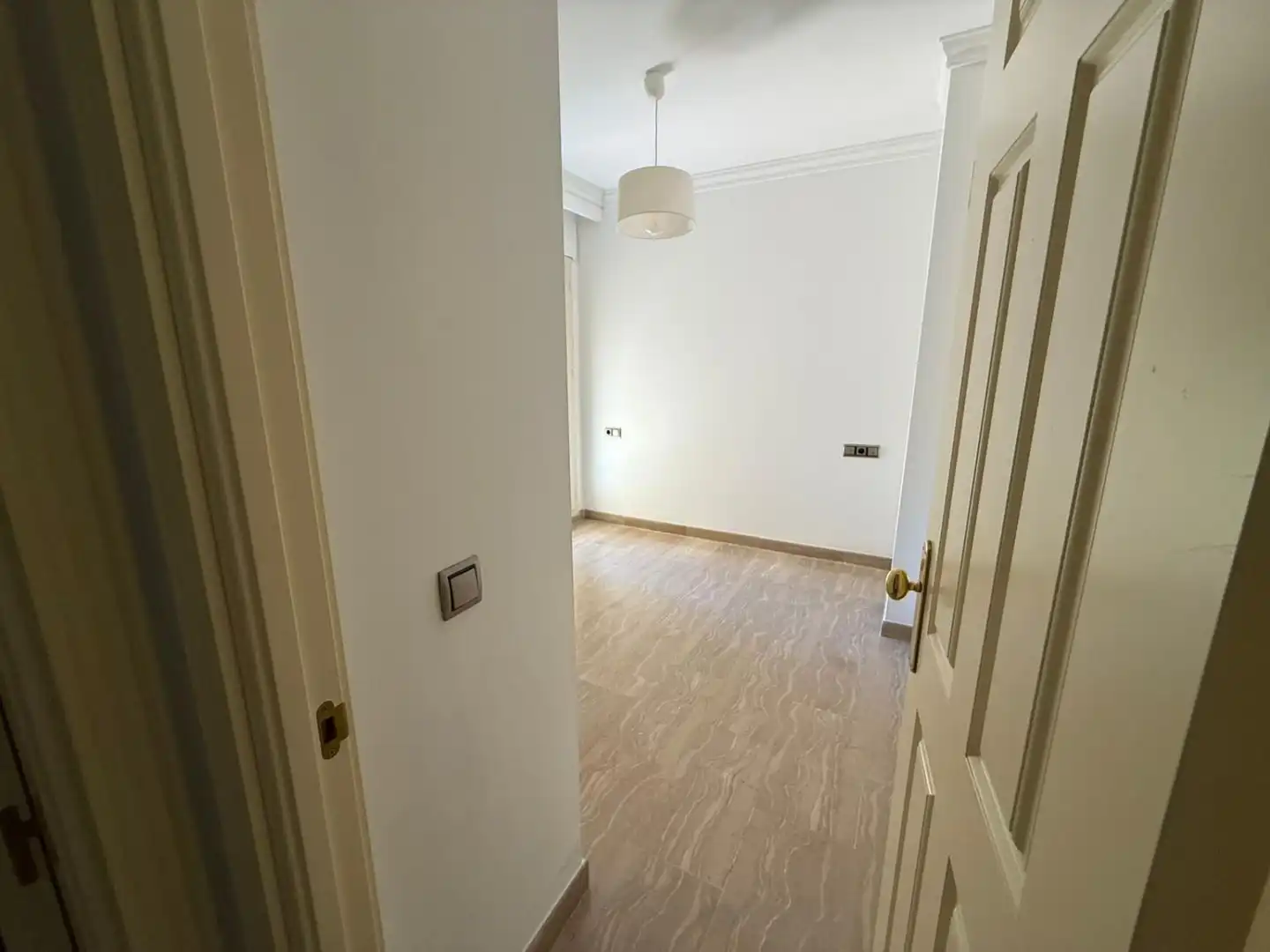 Piso en venta en Marbella con Calefacción, Terraza y Piscina comunitaria