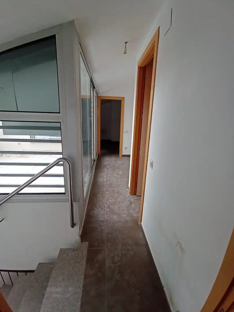Maisonette zum Verkauf in Rubí mit Terrasse, Abstellraum und Balkon