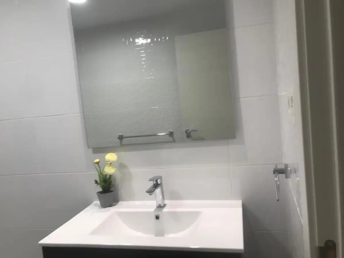 Badezimmer von Wohnung zur Miete in Granada mit Heizung, Möbliert und Balkon