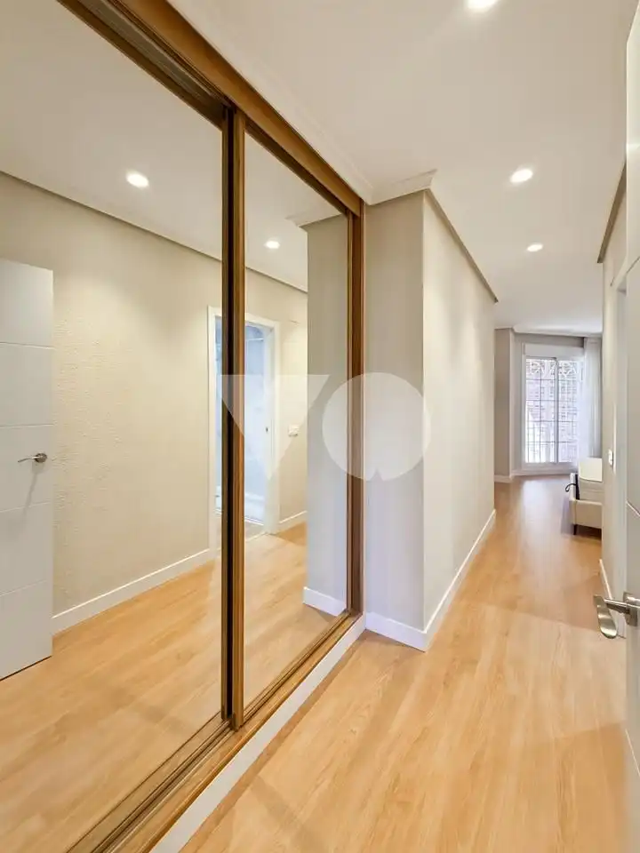 Erdgeschoss zur Miete in Majadahonda mit Heizung, Privatgarten und Terrasse