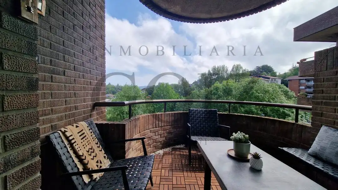 Flat with terrace for sale in Aiete