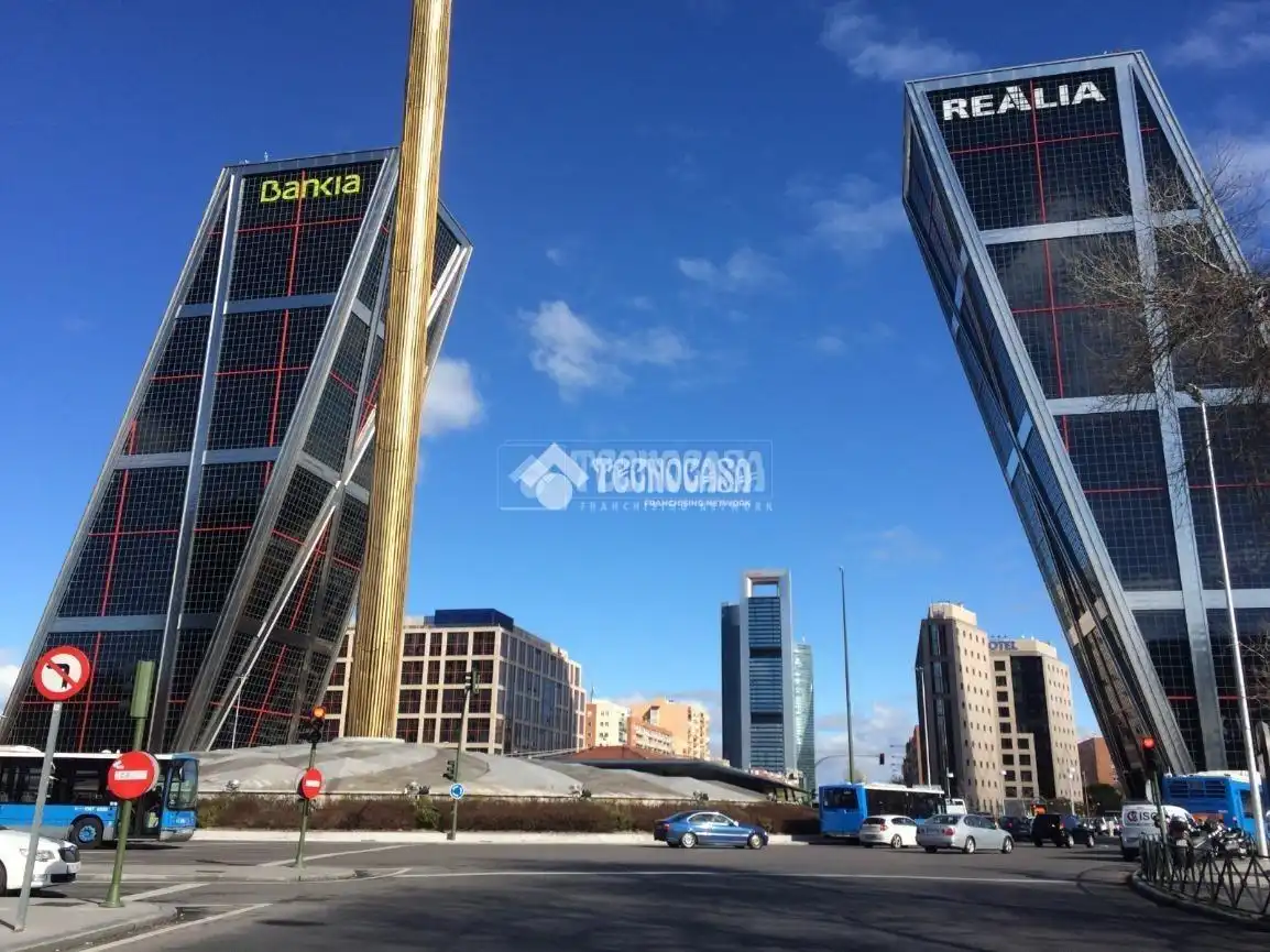 Vista exterior de Piso en venta en Madrid