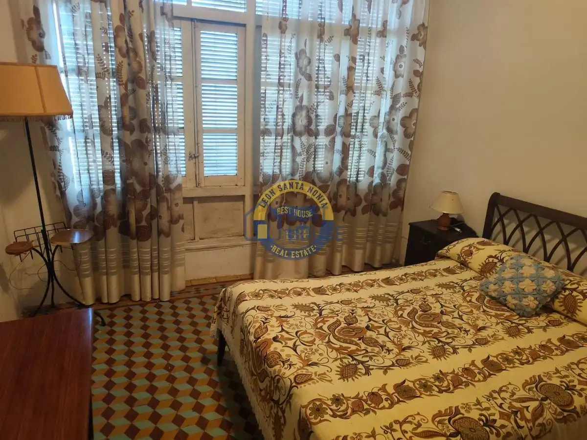 Habitación de Casa o chalet en venta en León Capital  con Jardín privado