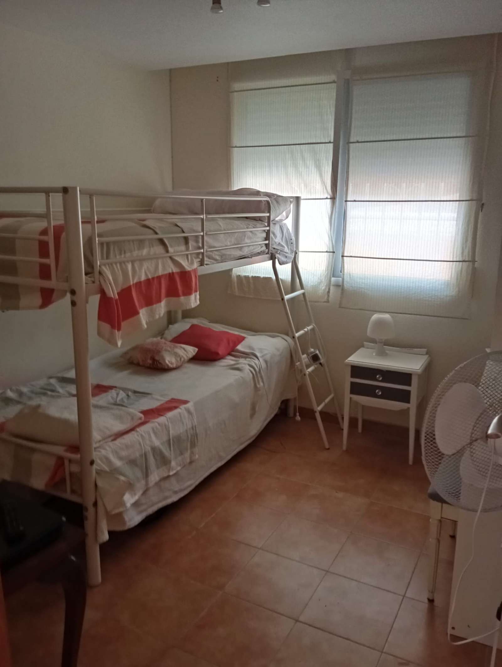 Habitación de Apartamento para compartir en Los Alcázares con Aire acondicionado, Calefacción y Terraza