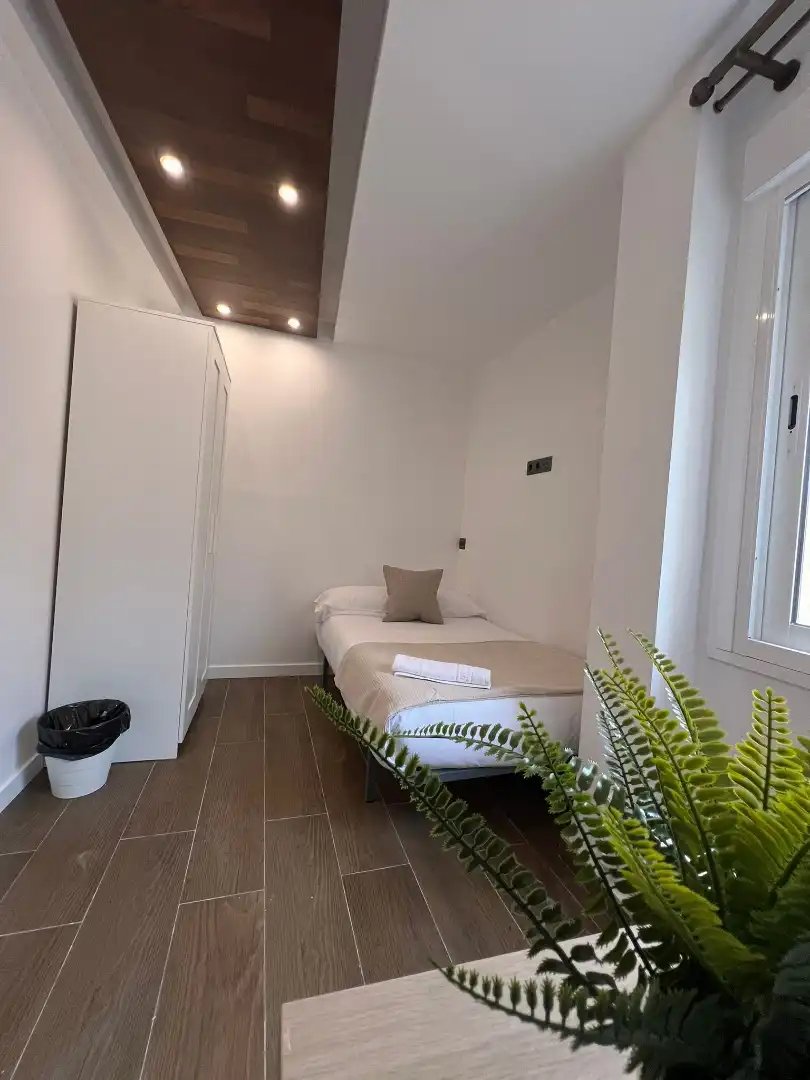 Room in Pasaje Mármoles, 3, Perchel Norte