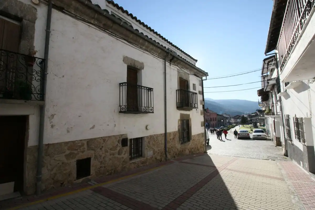 Vista exterior de Casa o xalet en venda en Mombeltrán
