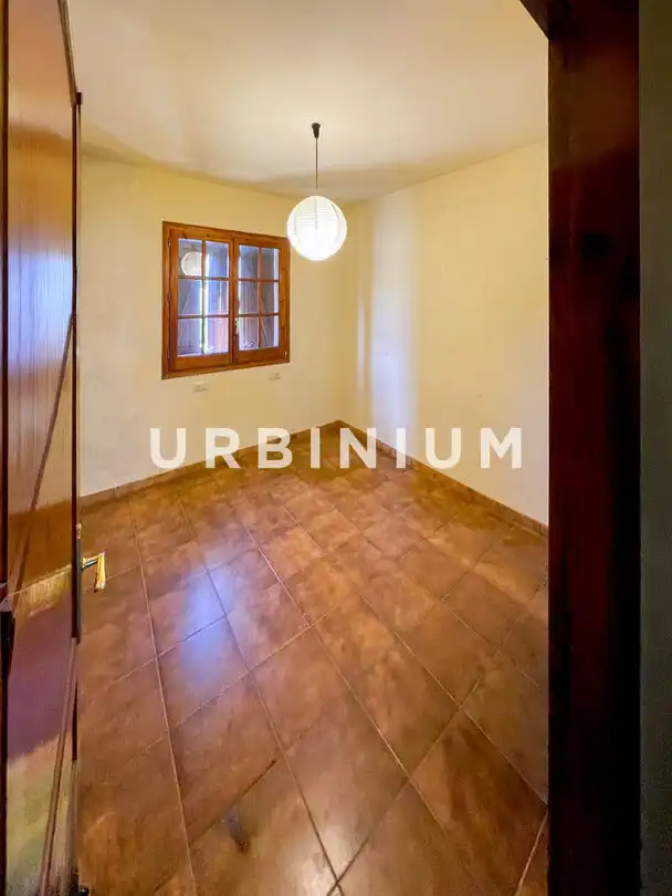 Edificio en venta en Maçanet de Cabrenys