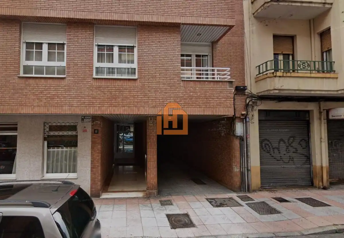 Einzelparkplatz zur Miete in Calle Juan Madrazo
