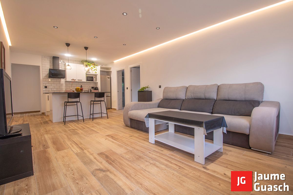 Sala d'estar de Casa o xalet en venda en Torredembarra amb Aire condicionat, Calefacció i Jardí privat