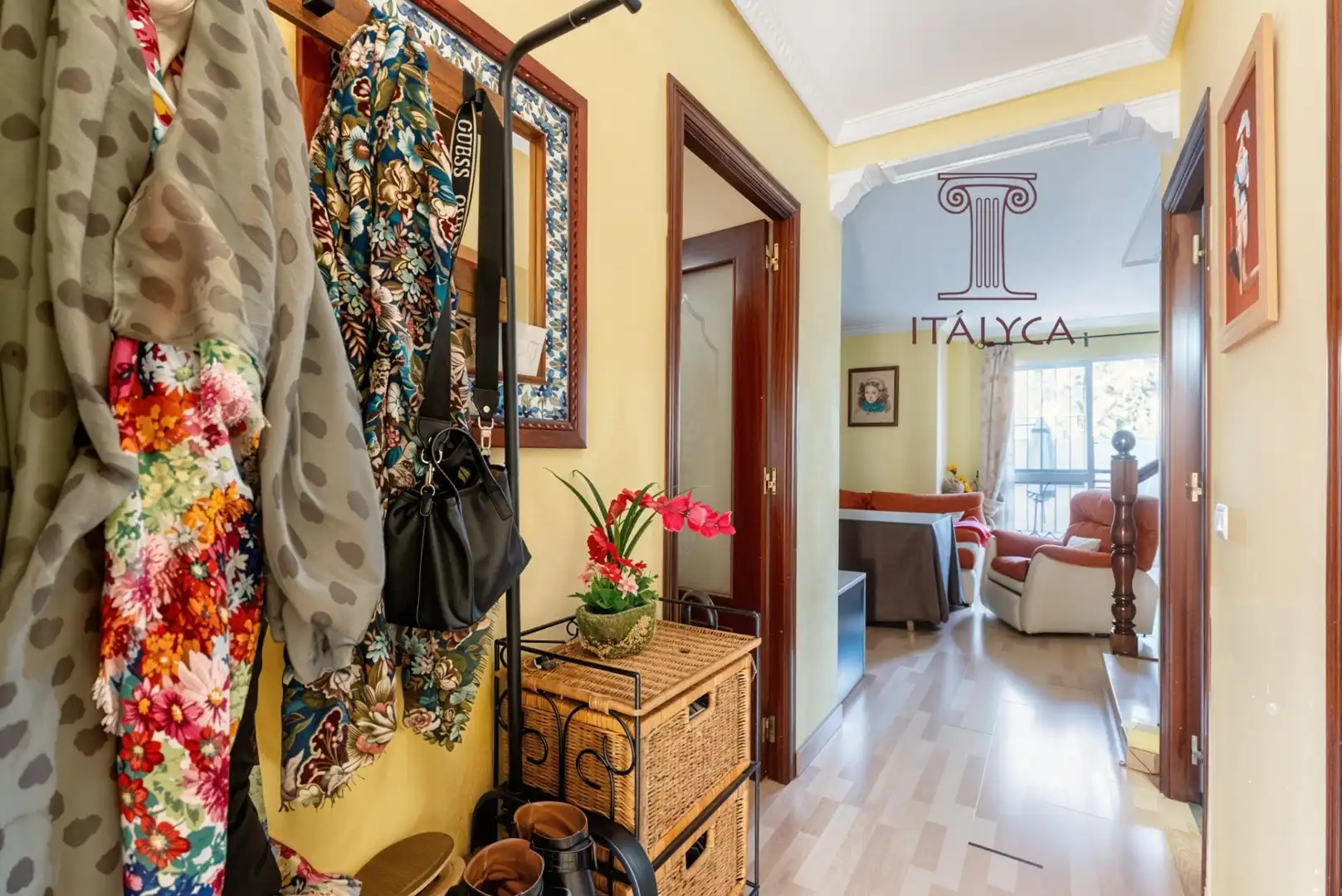 Casa adosada en venta en Tomares con Aire acondicionado, Terraza y Trastero