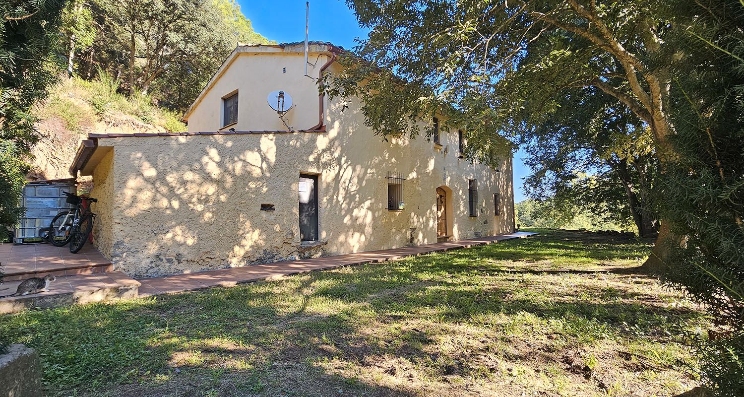 Vista exterior de Finca rústica en venda en Sant Celoni amb Aire condicionat, Calefacció i Jardí privat