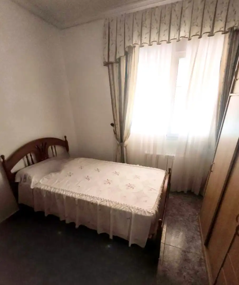 Dormitori de Casa adosada en venda en Montearagón amb Aire condicionat i Calefacció