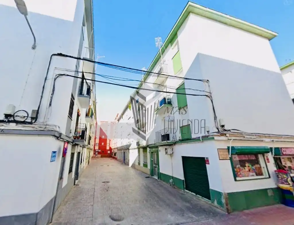 Außenansicht von Wohnung zum Verkauf in La Línea de la Concepción mit Möbliert