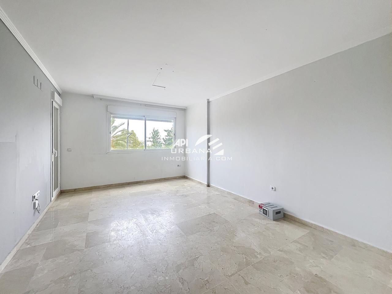 Sala d'estar de Pis en venda en Lucena amb Traster