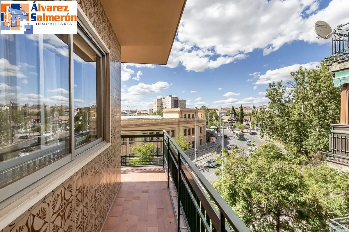 Piso con terraza en venta en Avenida DE MADRID 20, imagen 3