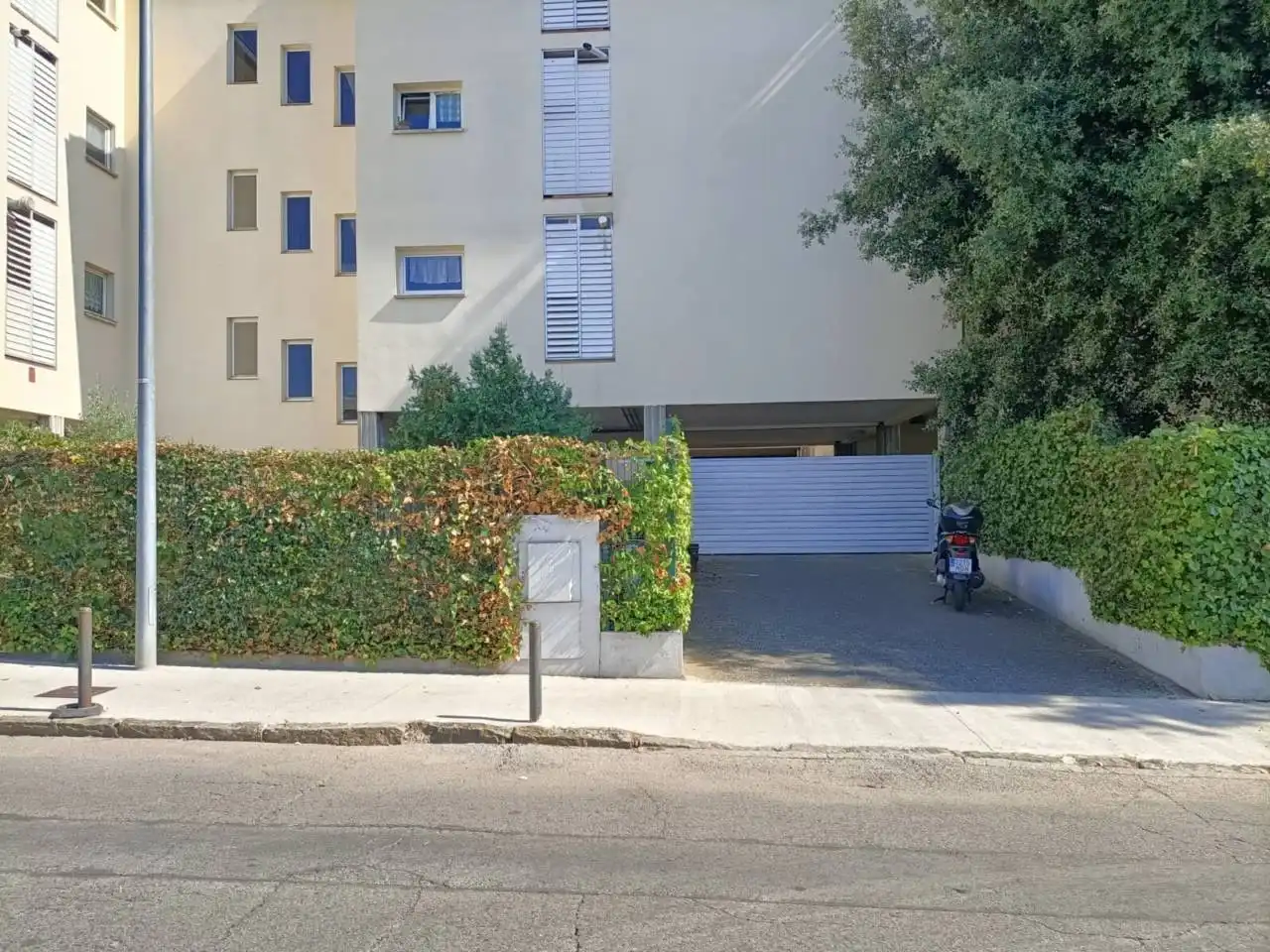 Parkplatz von Garage zur Miete in Girona