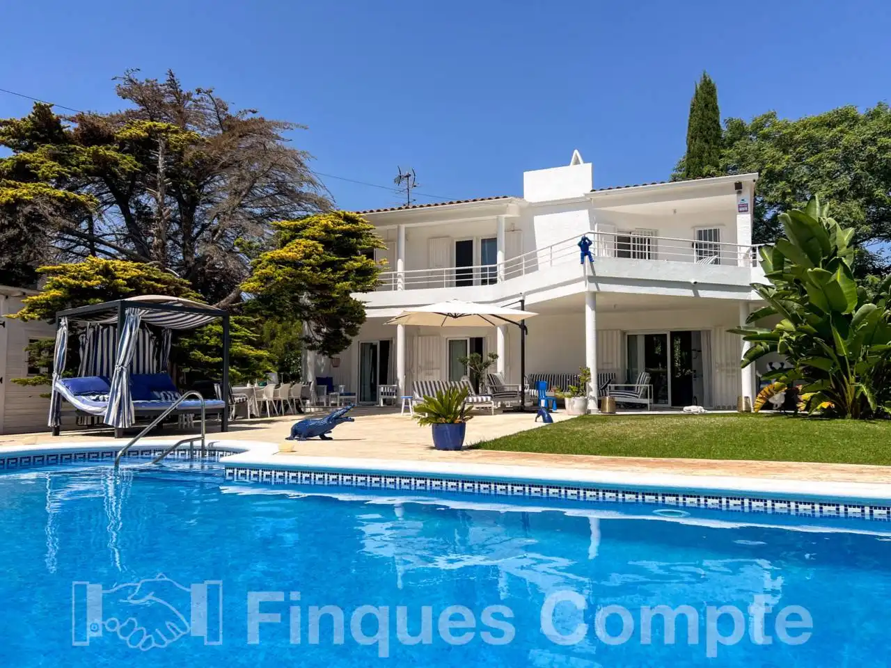 Vista exterior de Casa o xalet en venda en Roda de Berà amb Aire condicionat, Jardí privat i Terrassa