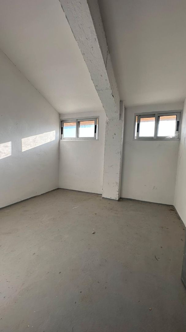 Box room to rent in Burgos Capital