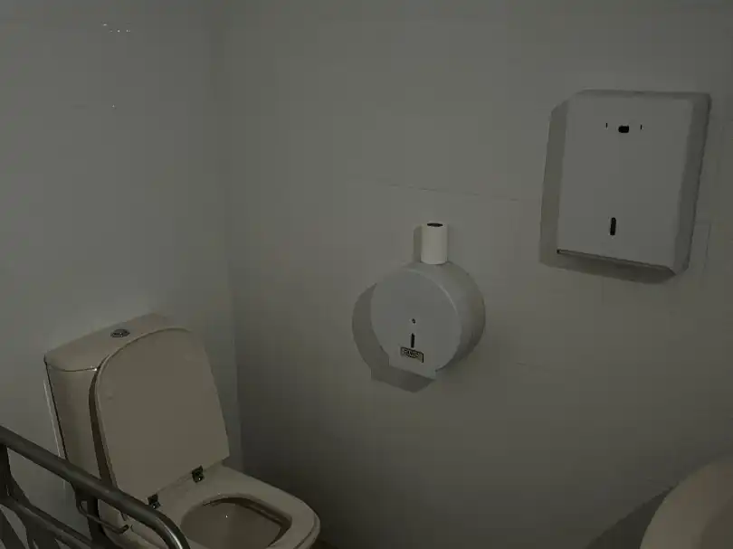 Baño de Local de alquiler en A Rúa 