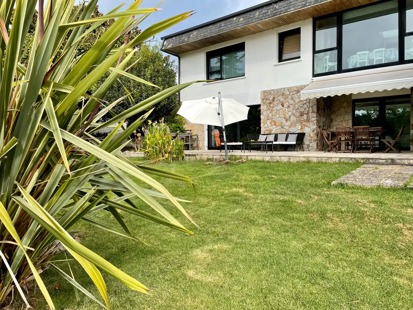 Jardín de Casa o chalet de alquiler en Cangas  con Jardín privado, Parquet y Terraza