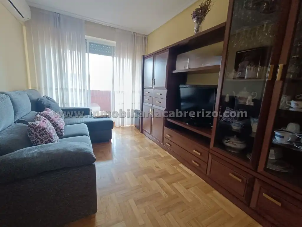 Sala de estar de Estudio en venta en  Logroño con Aire acondicionado, Calefacción y Parquet
