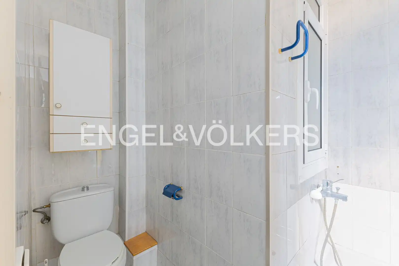 Bathroom of Flat for sale in Barcelona  with Heating and Balcony