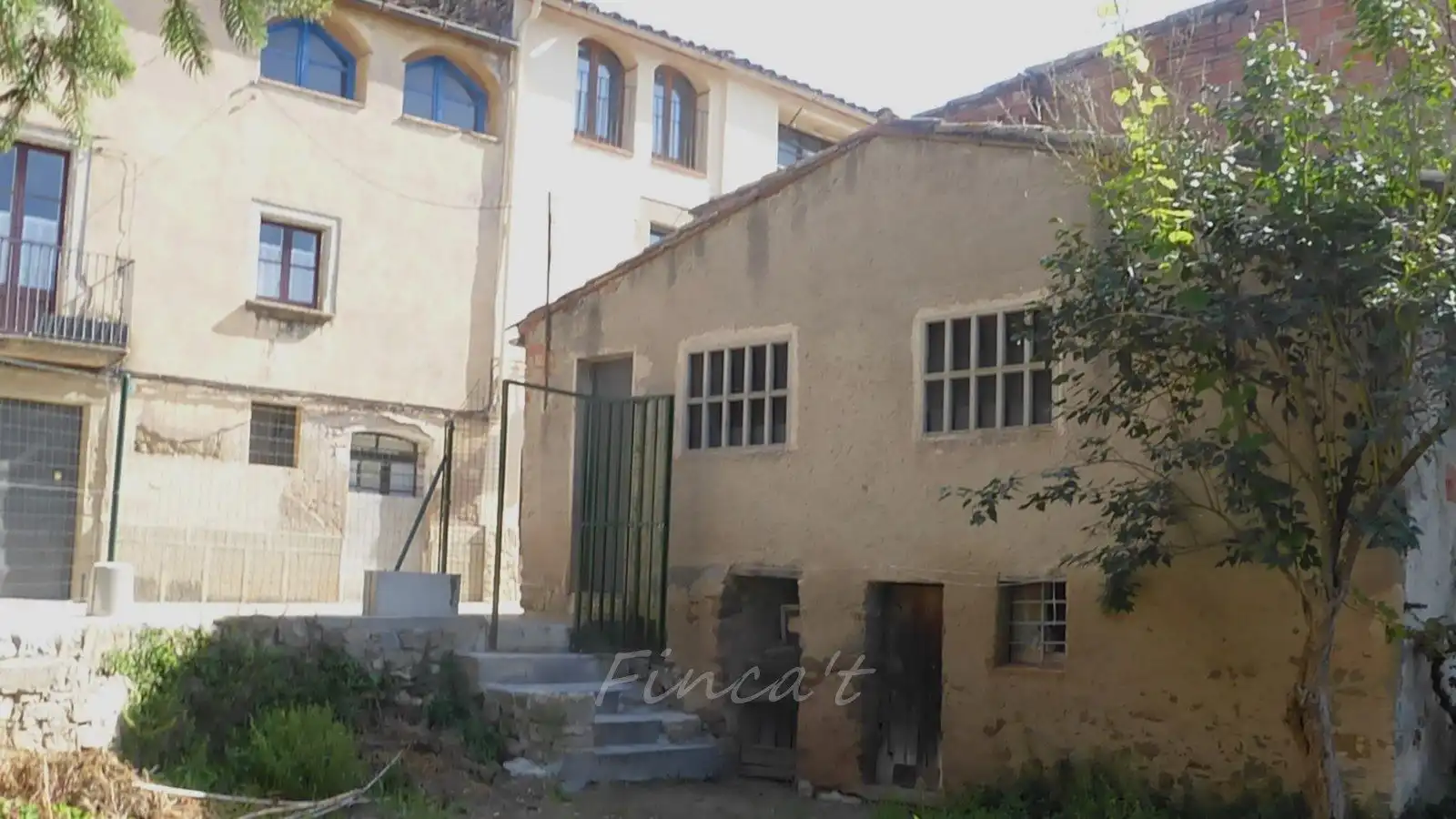 Vista exterior de Casa adosada en venda en Monistrol de Calders amb Calefacció, Terrassa i Traster