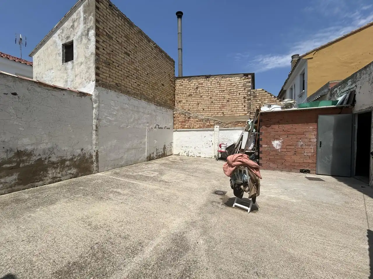 Parking of Houses for sale in Valtierra  with Community pool