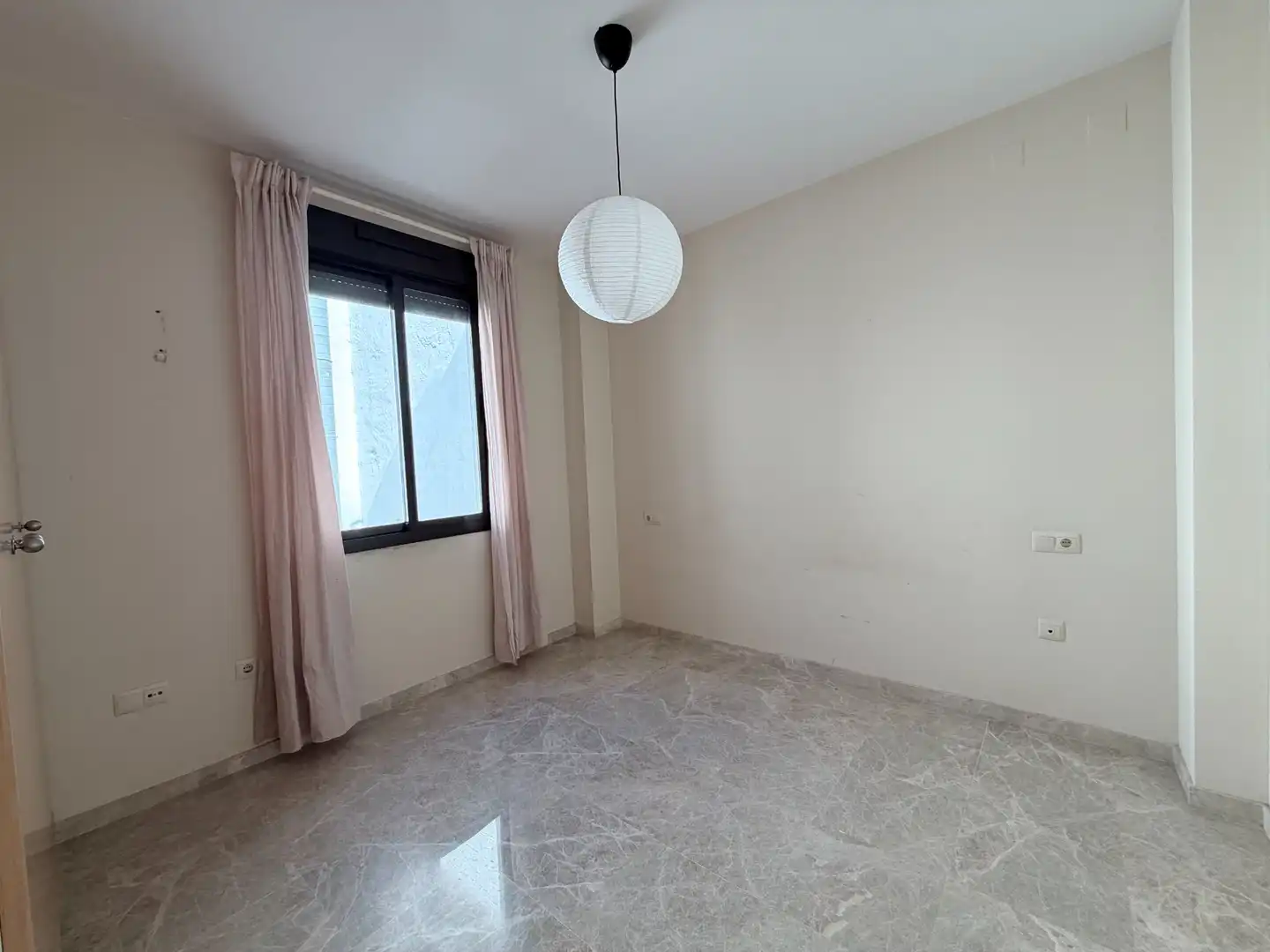 Schlafzimmer von Wohnungen zum Verkauf in Castilleja de la Cuesta mit Klimaanlage und Balkon