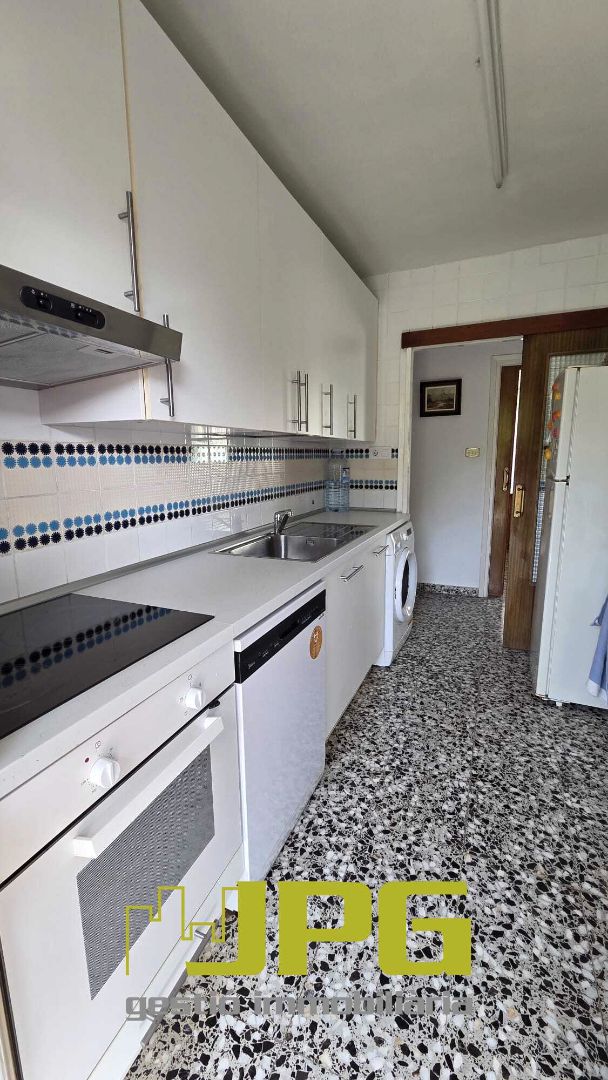 Cuina de Pis en venda en El Campello amb Aire condicionat, Terrassa i Moblat
