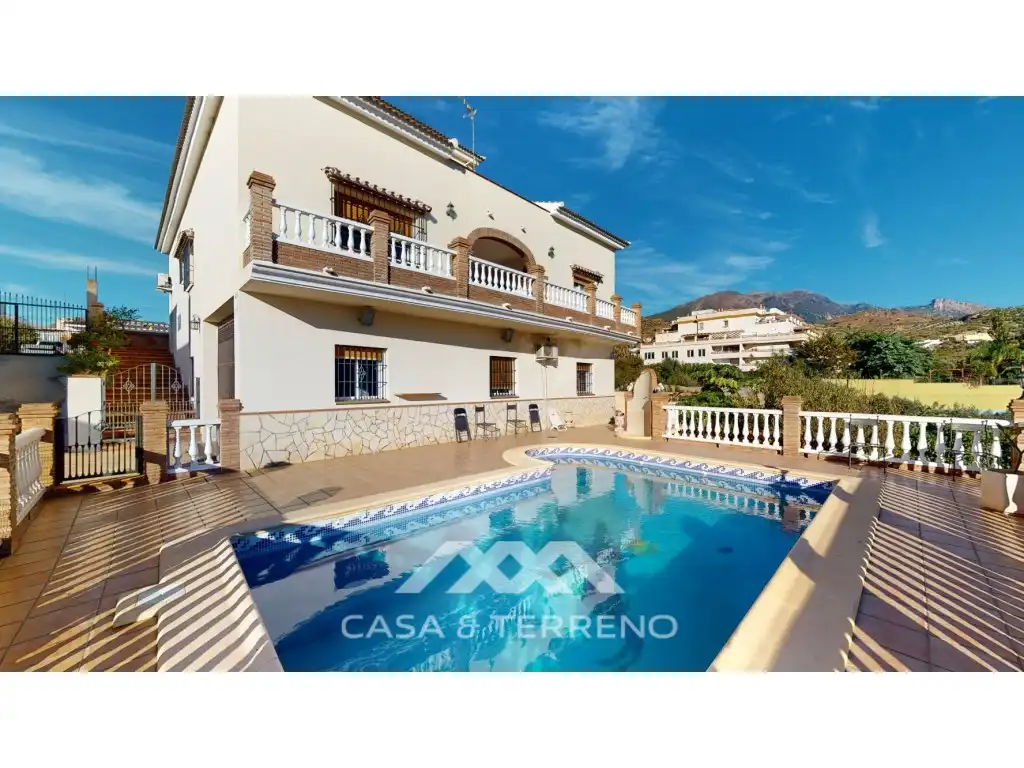 Casa con piscina en venta en Alcaucín, imagen 3