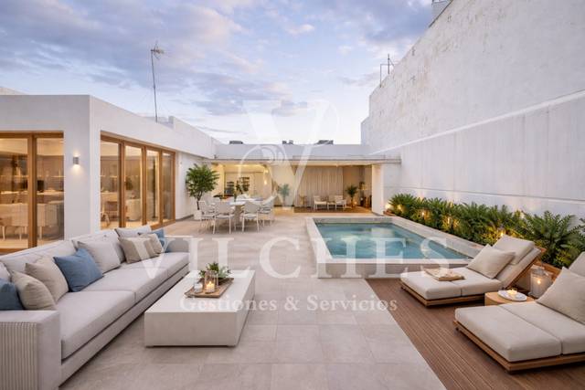 Casa adosada en Venta en Calle Don Pío Coronado en Schamann - Rehoyas