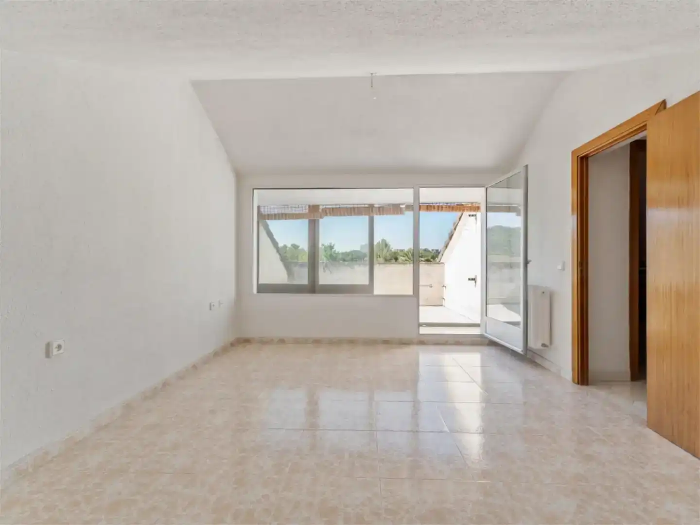 Vista exterior de Piso en venta en Alcalá de Henares con Jardín privado, Trastero y Piscina
