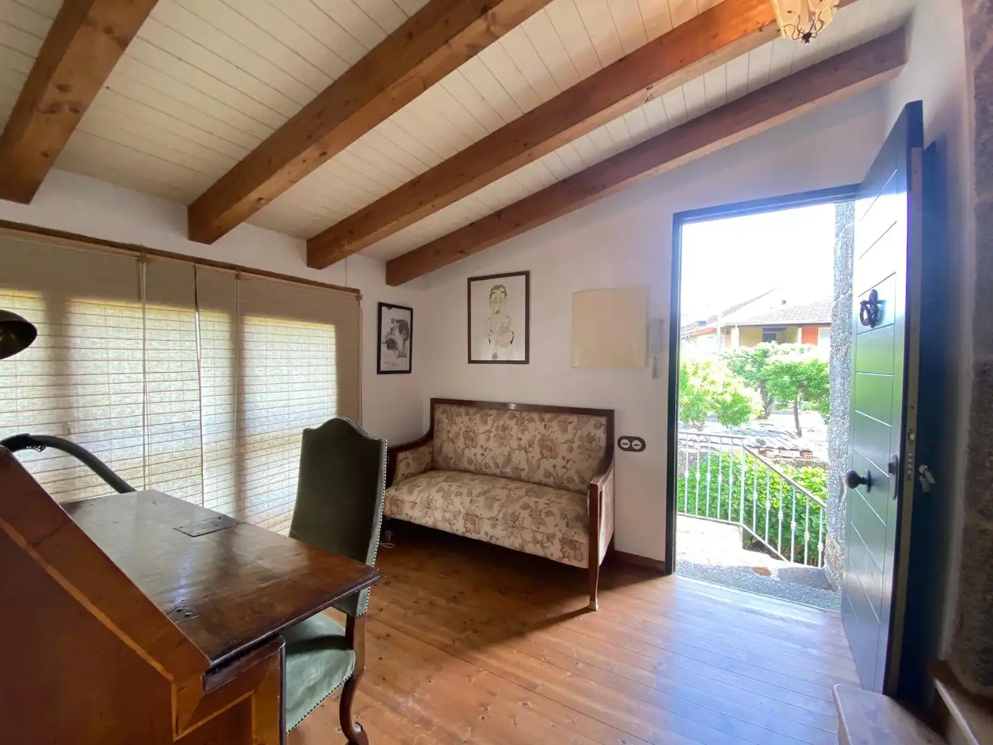 Sala de estar de Casa o chalet en venta en Leiro con Calefacción, Jardín privado y Parquet