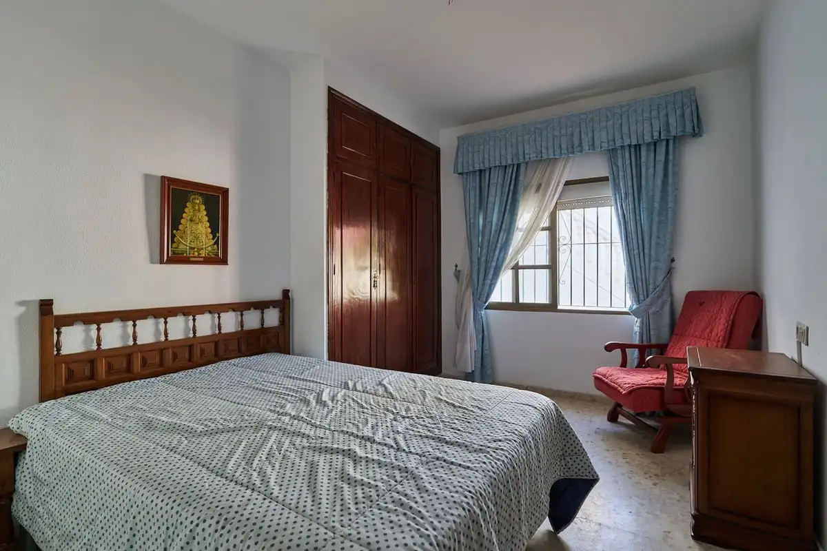 Dormitori de Casa o xalet en venda en Benalmádena amb Aire condicionat, Jardí privat i Terrassa