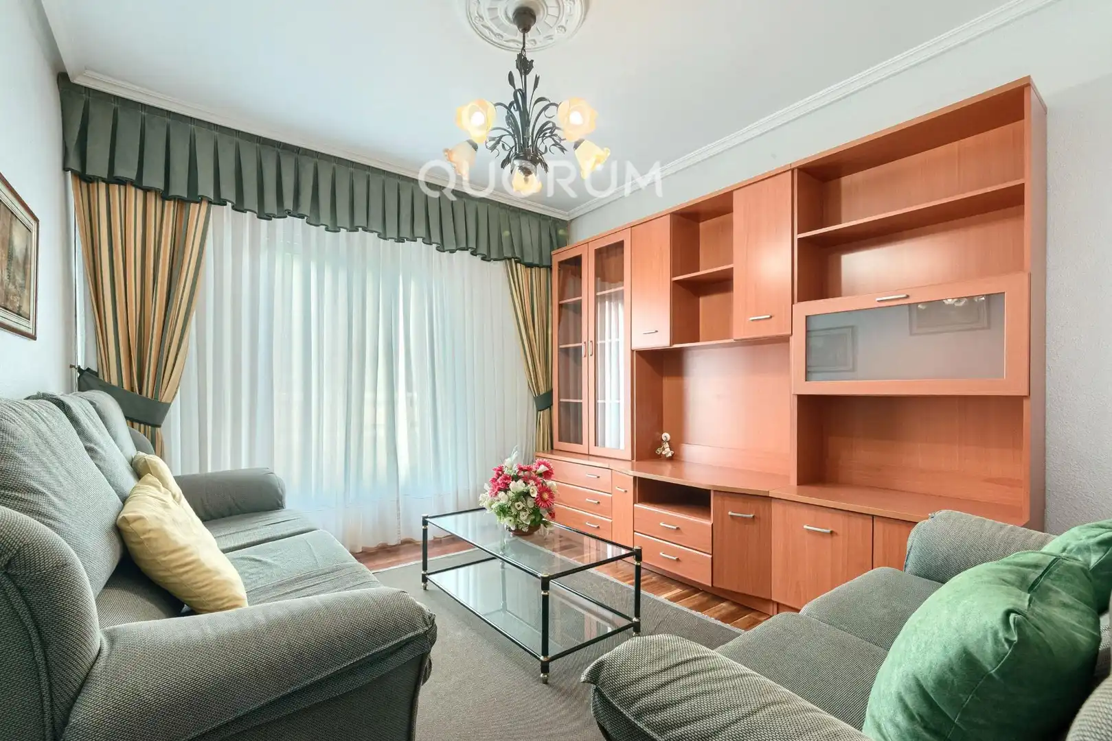 Sala de estar de Piso en venta en Arrigorriaga con Calefacción, Amueblado y Balcón