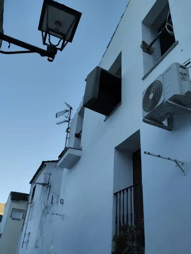 Vista exterior de Piso en venta en Ubrique con Aire acondicionado, Horno y Lavadora