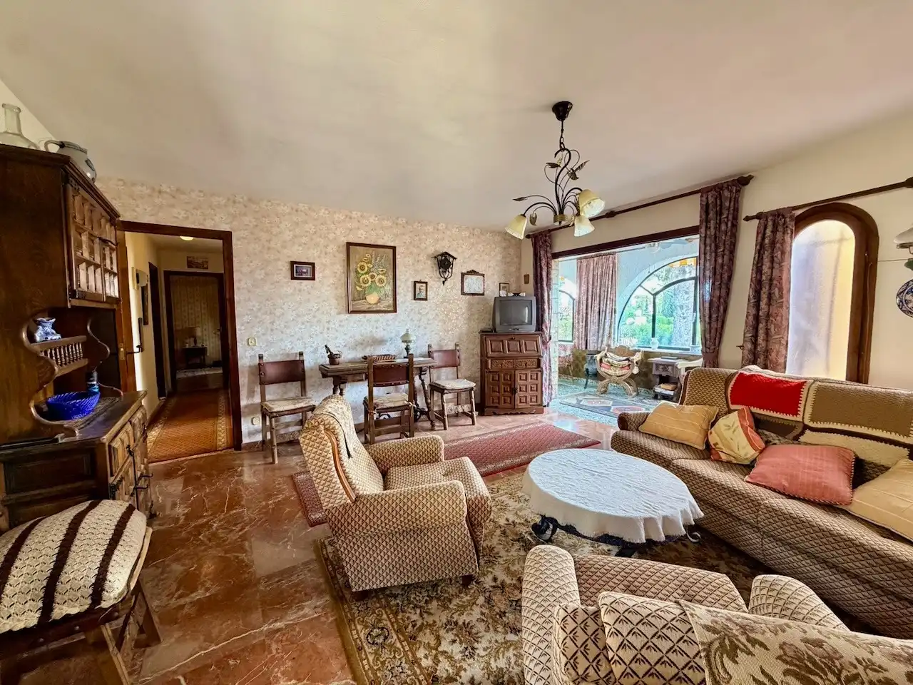 Sala de estar de Casa o chalet en venta en La Nucia con Jardín privado, Terraza y Trastero