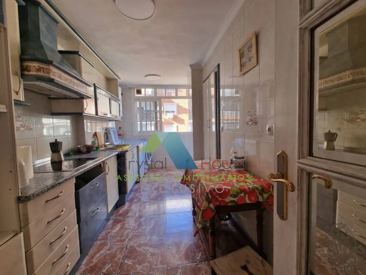 Cuina de Pis de lloguer en Málaga amb Aire condicionat, Terrassa i Moblat