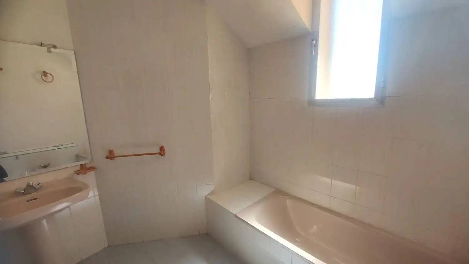 Baño de Dúplex en venta en Jaén con Aire acondicionado, Trastero y Balcón