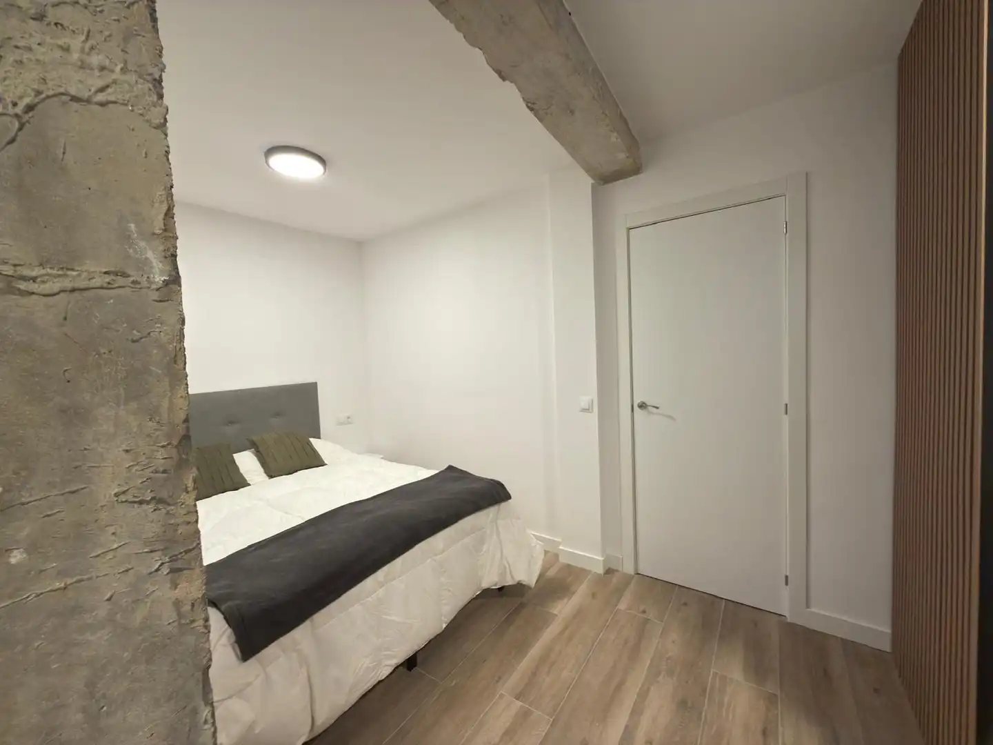Habitación de Piso en venta en Oviedo  con Amueblado