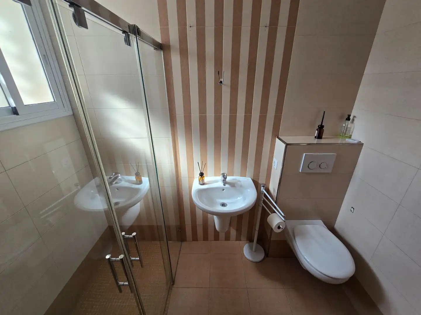 Bathroom of Ground floor for sale in Córdoba  with Air Conditioner and Heating