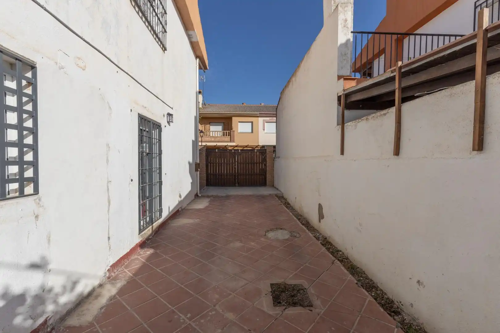 Vista exterior de Casa adosada en venda en La Malahá amb Terrassa