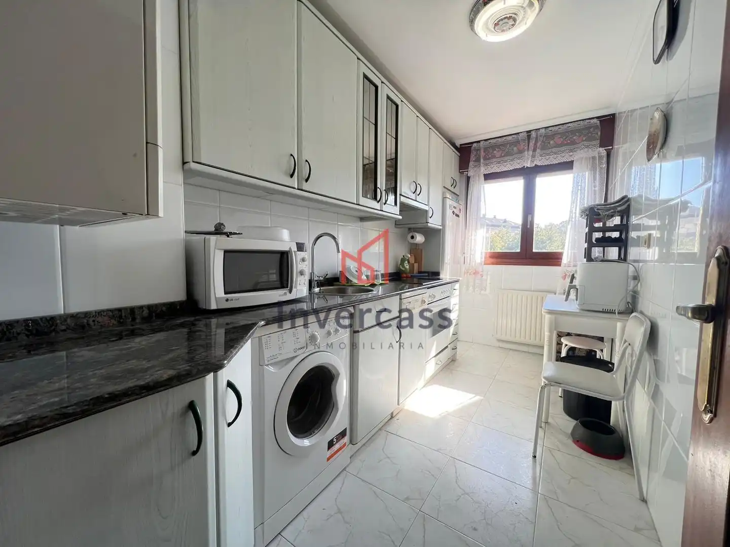 Cocina de Piso en venta en Castro-Urdiales con Calefacción y Terraza